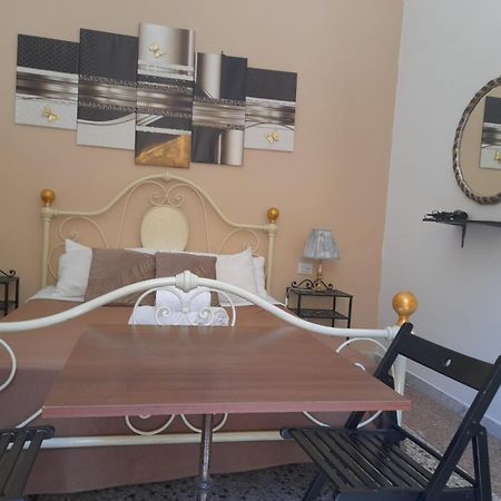 Casa Roma Affittacamere Εξωτερικό φωτογραφία